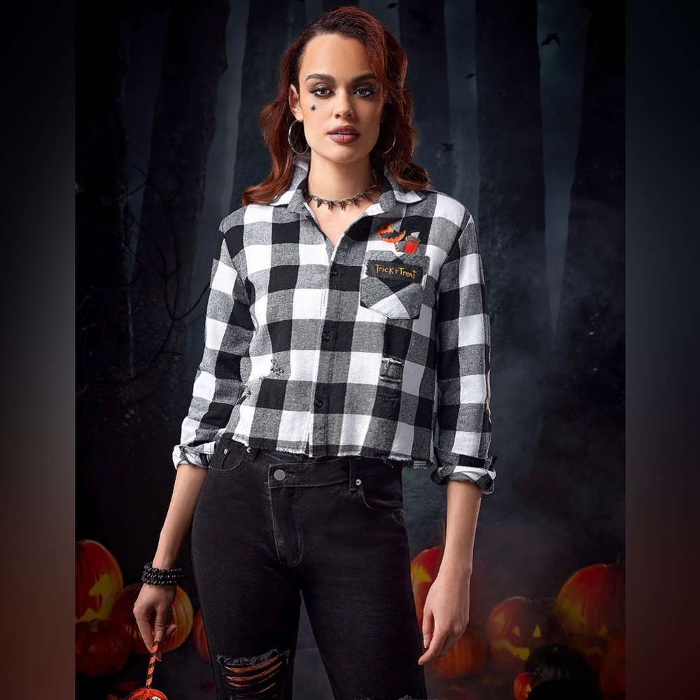 🎃Adult Flannel Shirt - Trick 'r Treat with Sam Treat Bag & 3 Pins attached!!🎃